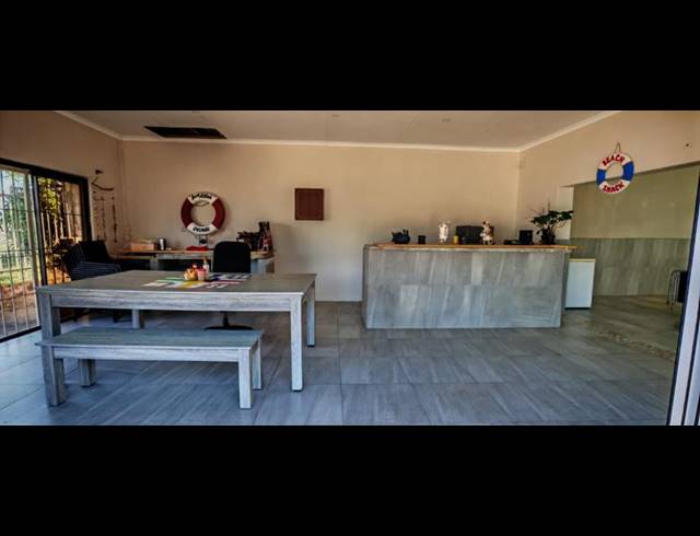 5 BEDROOM HOUSE FOR SALE IN MANABA BEACH